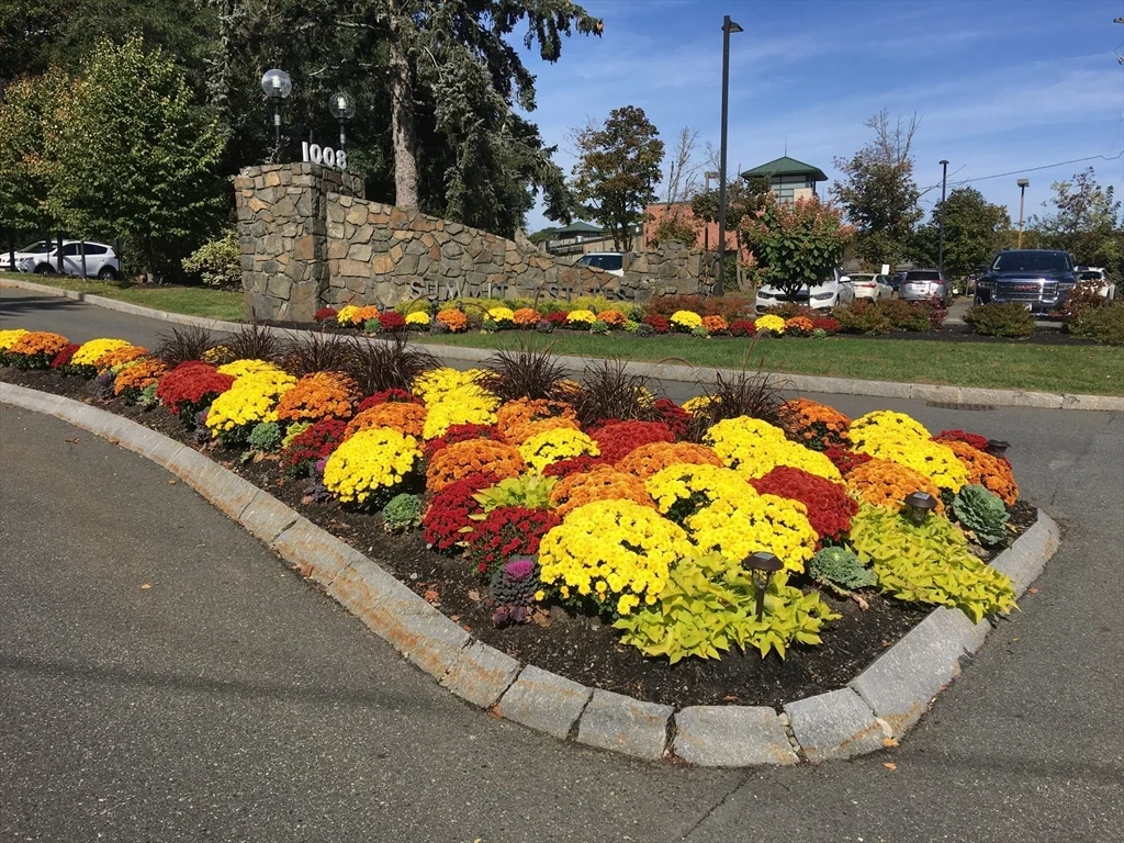 1006 Paradise Rd, Swampscott