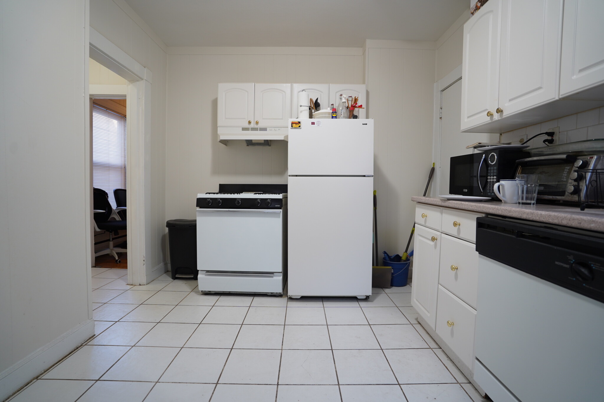 1 Ashford Ct, Allston