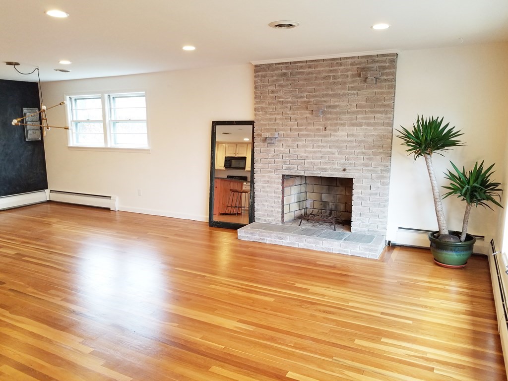 61 Cypress Rd, Milton