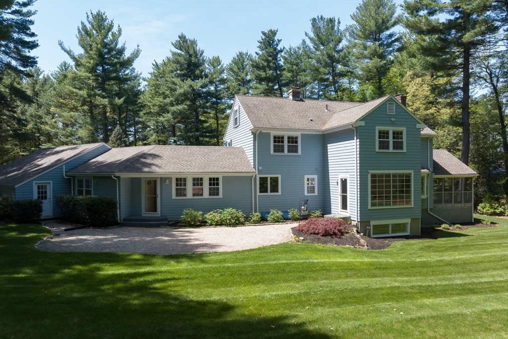 22 Bradford Rd, Weston