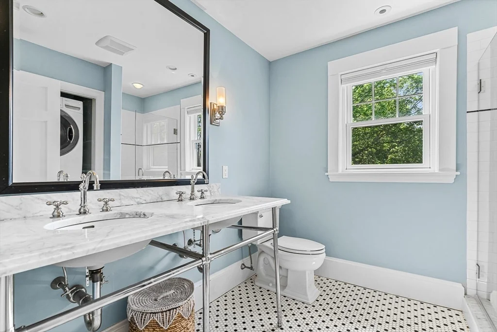 54 Wedgemere Ave, Wedgemere