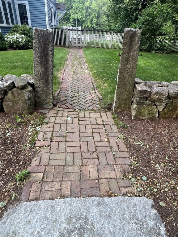 243 Dudley Rd, Bedford