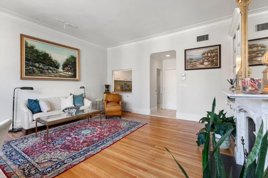 263 Beacon St, Back Bay