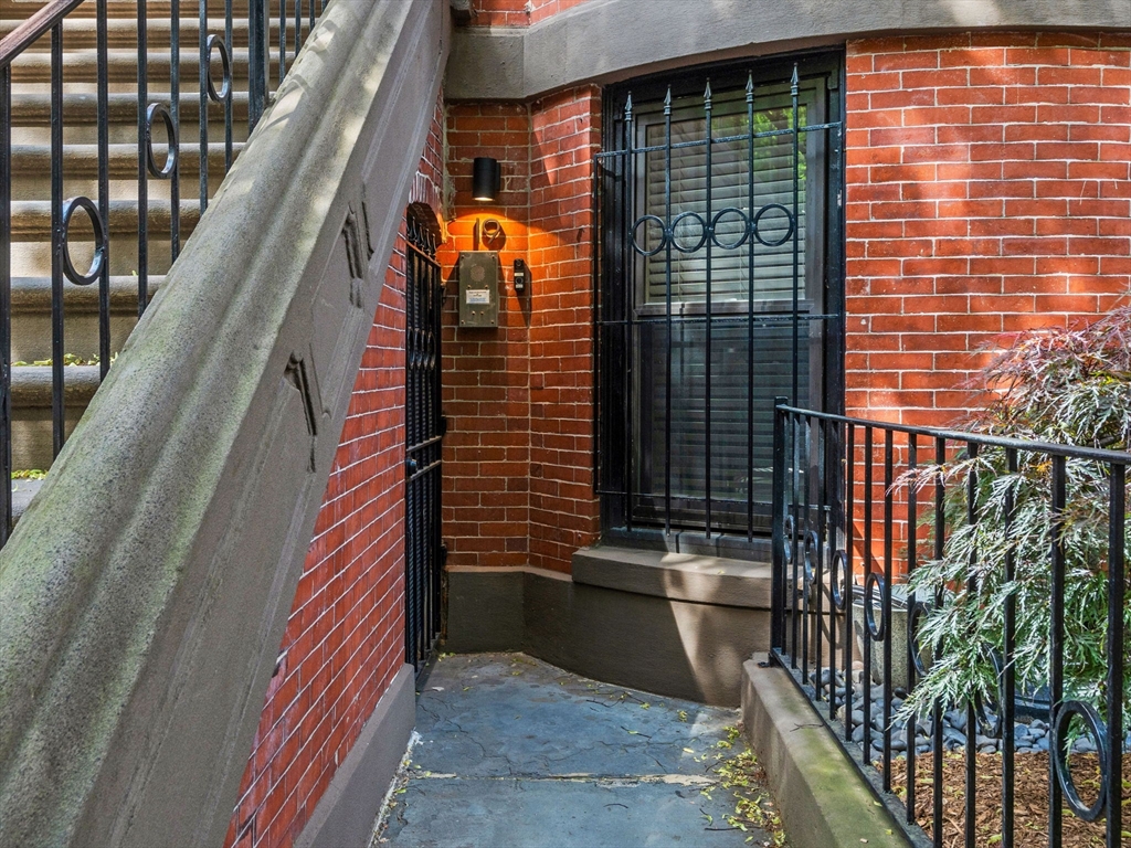 19 Greenwich Park, South End