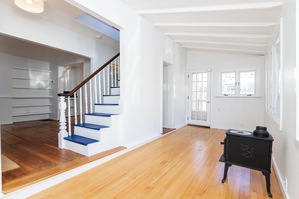 4 Cogswell Pl, North Cambridge