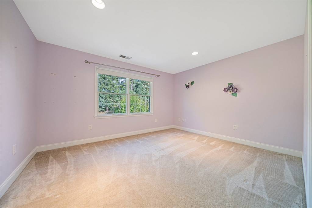 24 Endean Dr, Walpole