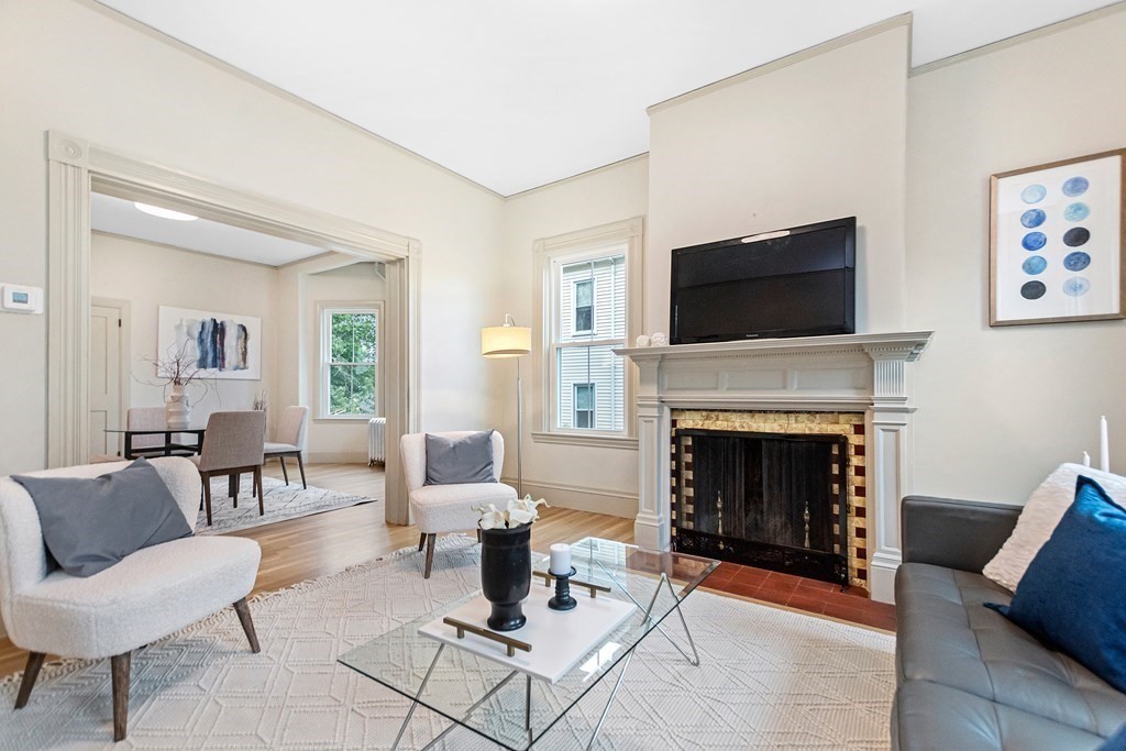 121 Hewlett St, Roslindale