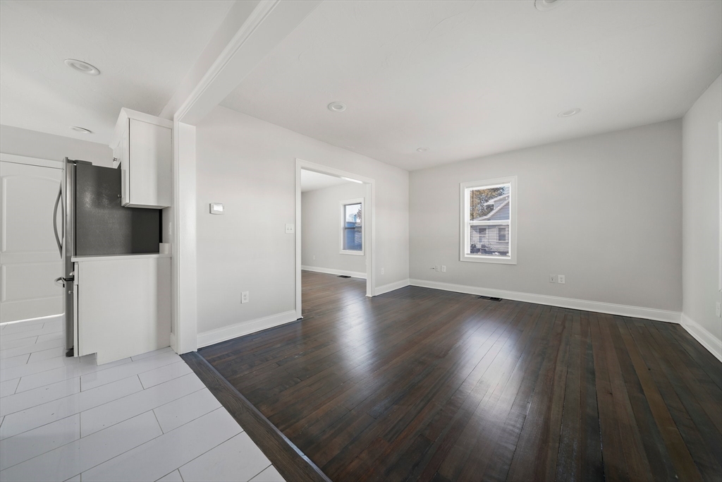 35 Phillips Ave, Stoughton