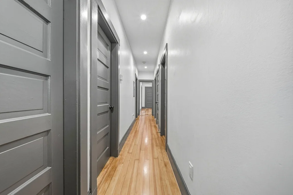 24 Hinckley, Dorchester