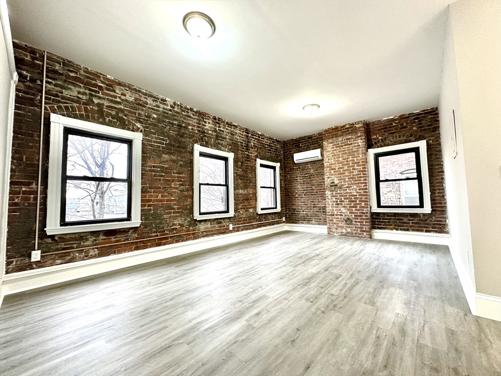 22 Pompeii St, Boston
