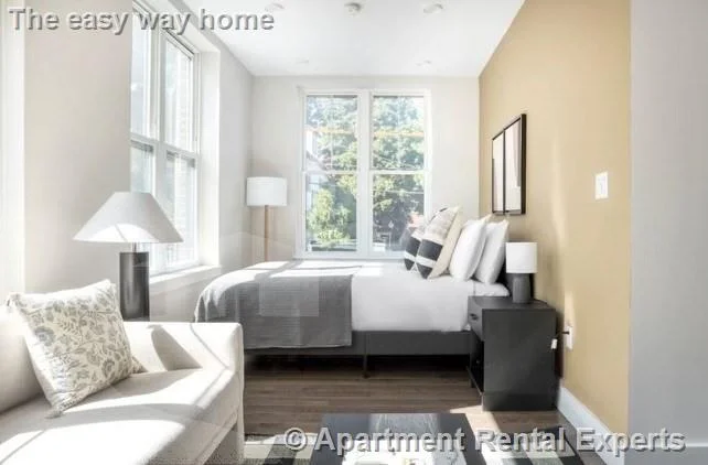 434 Mcgrath Hwy, Prospect Hill