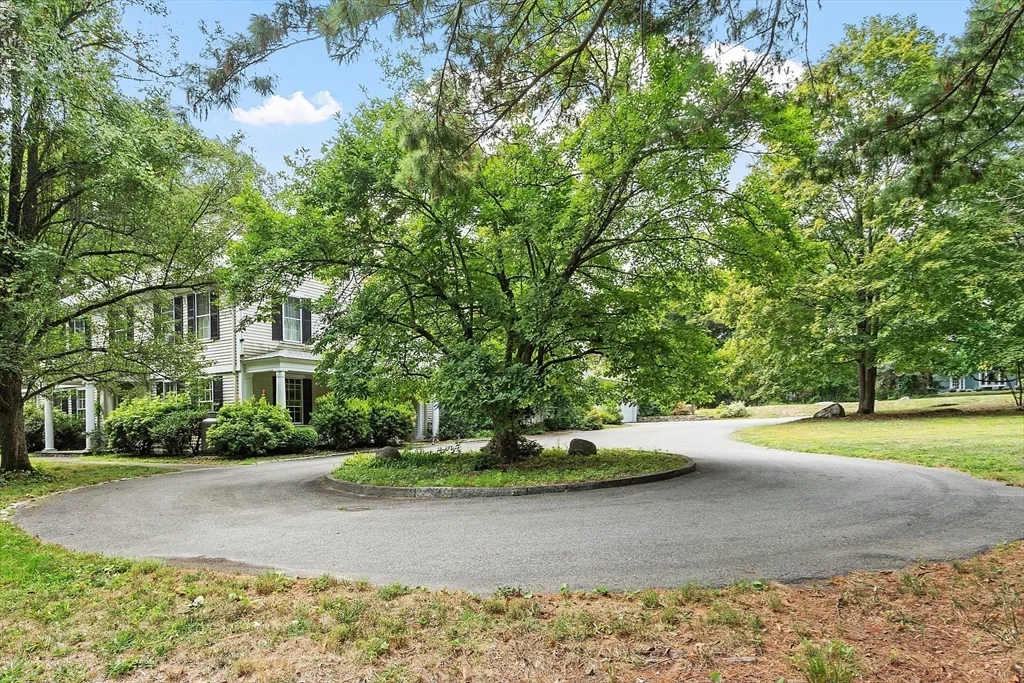 251A Old Billerica Rd, Bedford