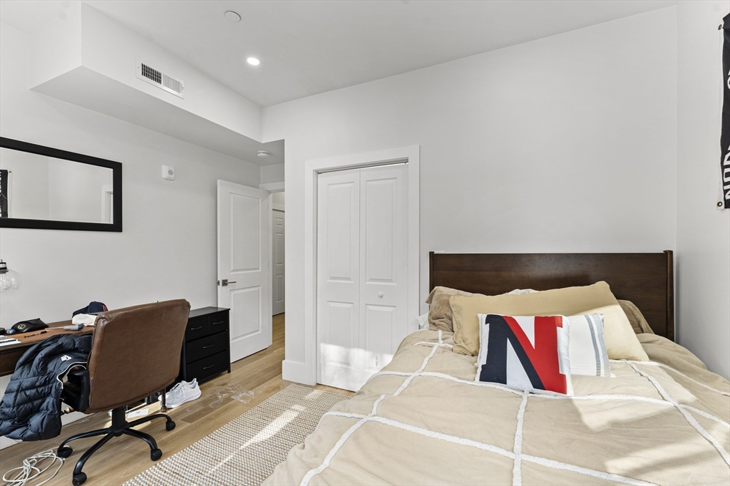 97 Hillside St, Mission Hill