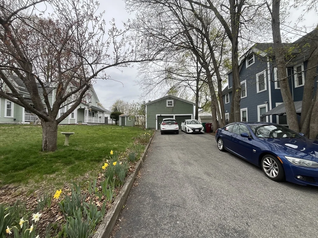 51 Jenness St, Lowell