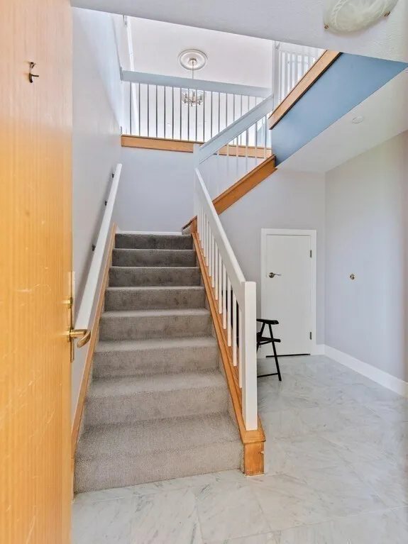 65 Lake Ave, Worcester