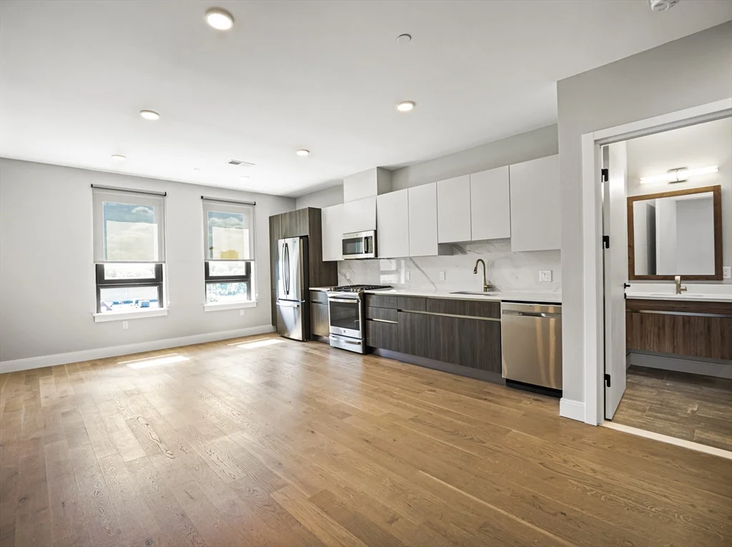 9 Central St, Spring Hill