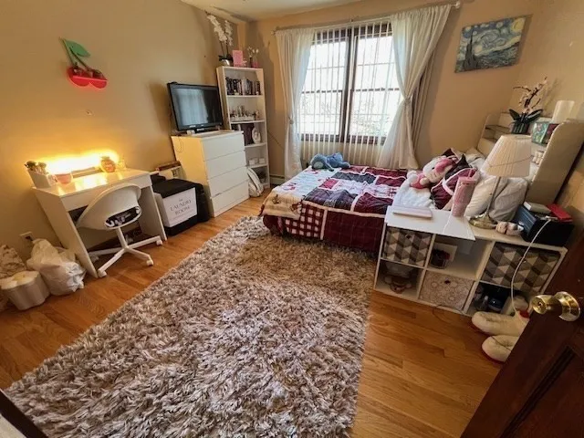 1657 Meridian St, Fall River