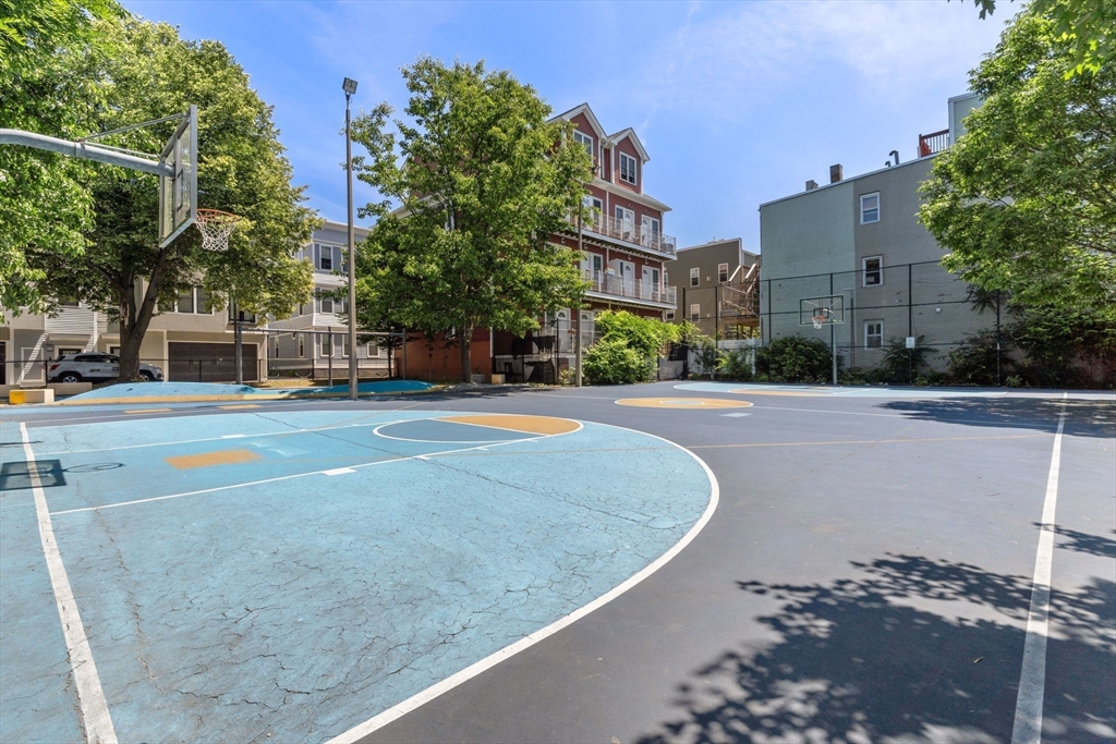 181 W 5th St, South Boston