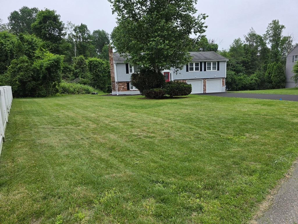 4 Hickey Dr, Framingham