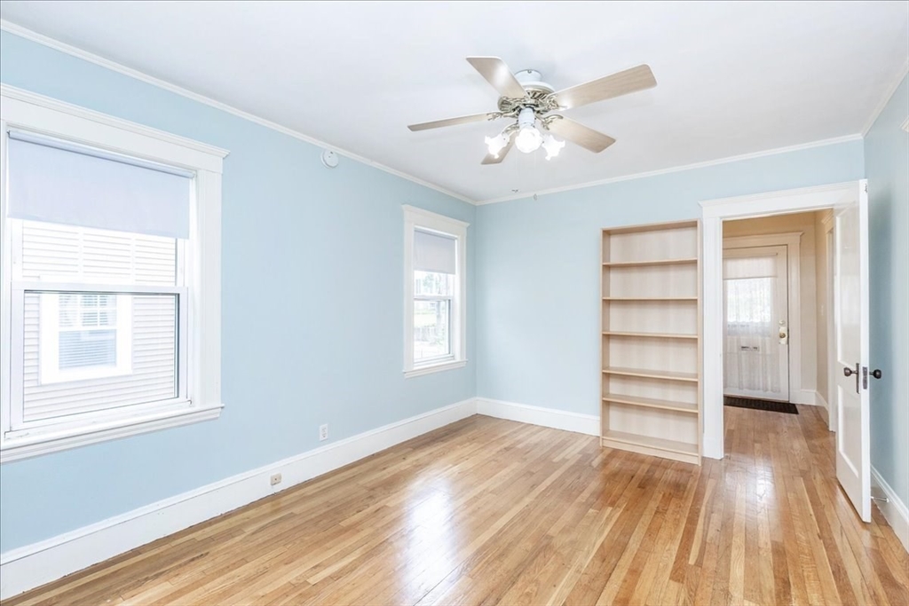 31 Iona St, Roslindale