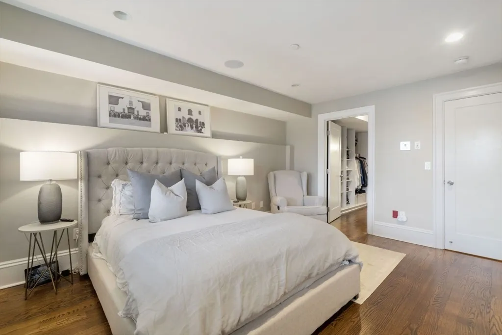 532 East Broadway, South Boston