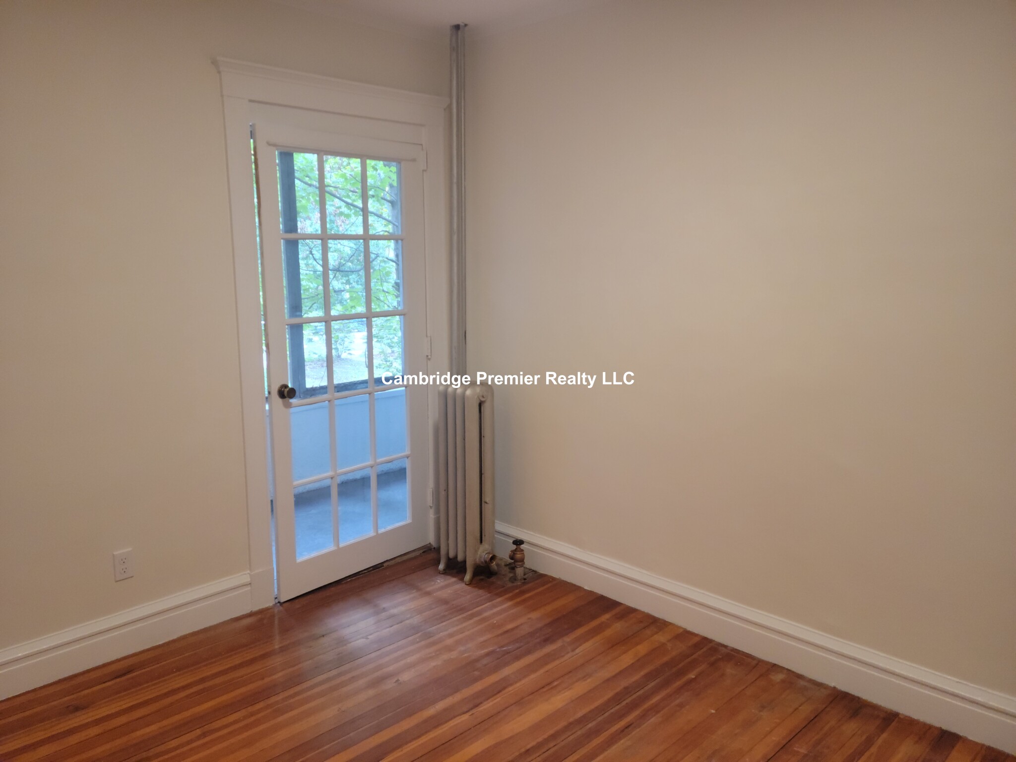 3 bed, 1 bath apartment for rent at 33 Concord Ave Unit 33, Neighborhood Nine — photo 9 of 34