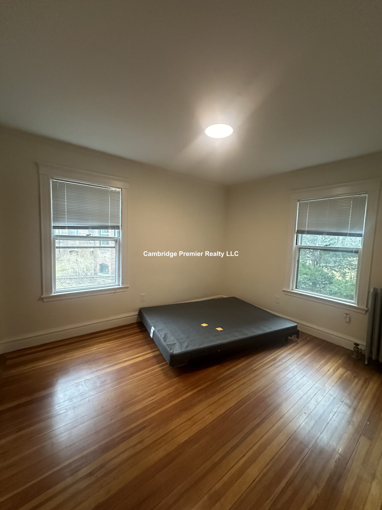 3 bed, 1 bath apartment for rent at 33 Concord Ave Unit 33, Neighborhood Nine — photo 24 of 34