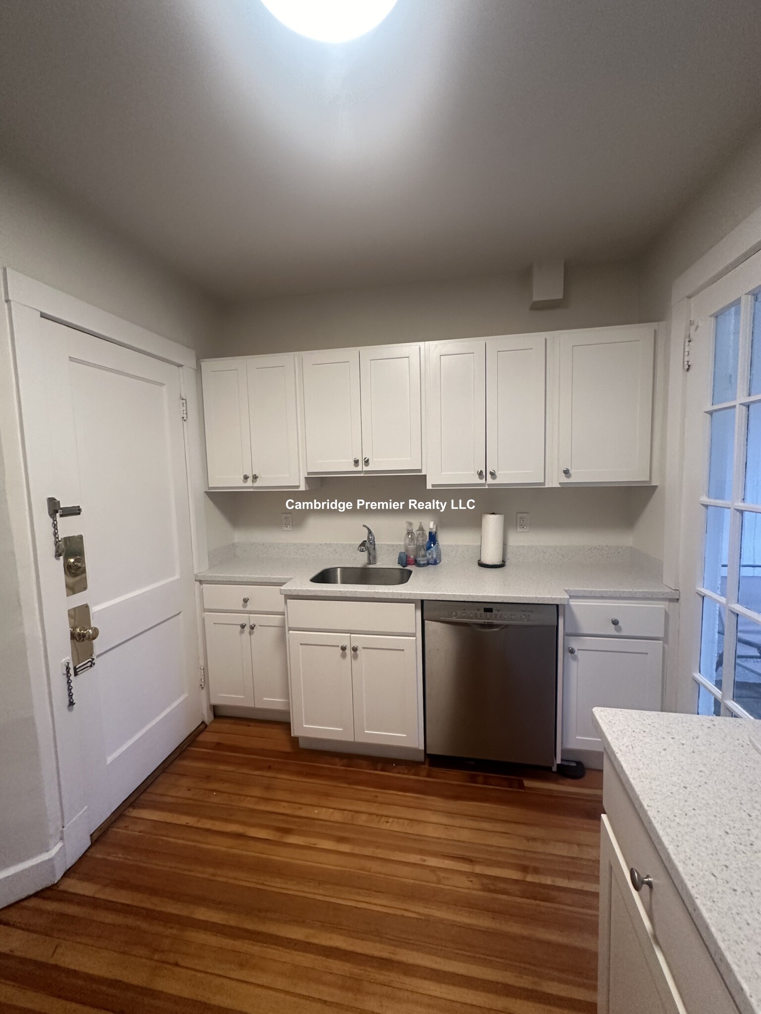 3 bed, 1 bath apartment for rent at 33 Concord Ave Unit 33, Neighborhood Nine — photo 25 of 34