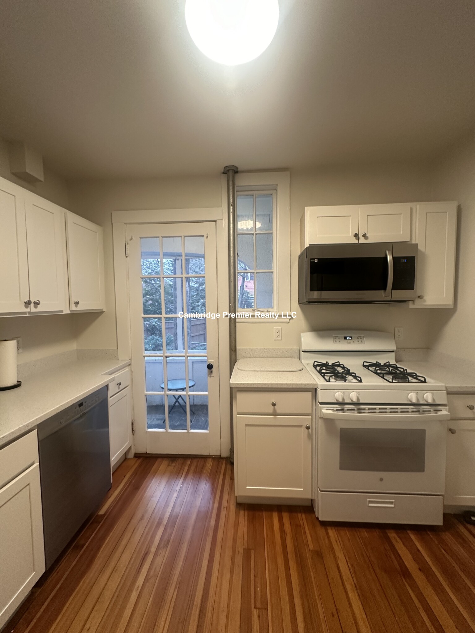 3 bed, 1 bath apartment for rent at 33 Concord Ave Unit 33, Neighborhood Nine — photo 28 of 34