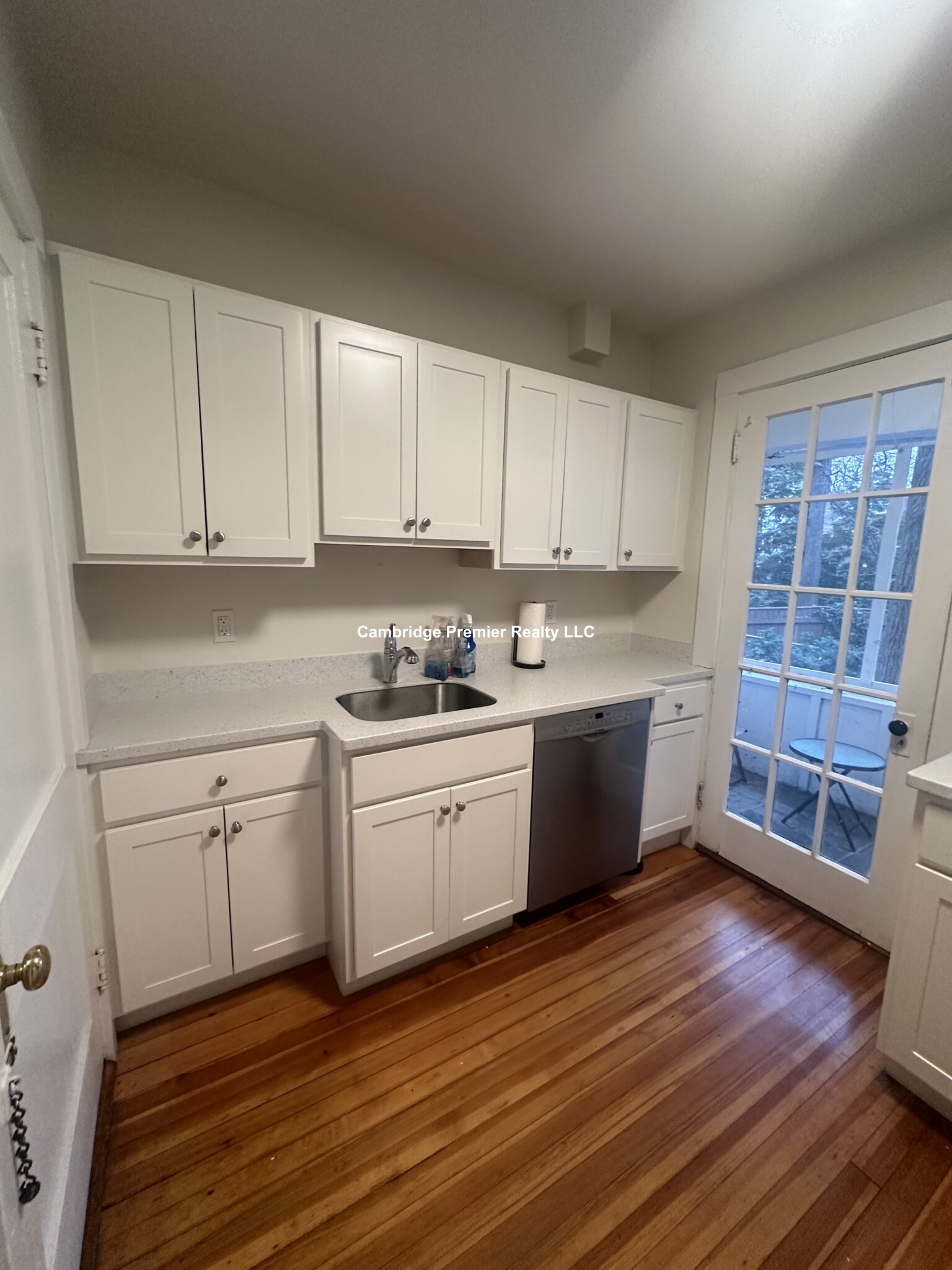 3 bed, 1 bath apartment for rent at 33 Concord Ave Unit 33, Neighborhood Nine — photo 29 of 34