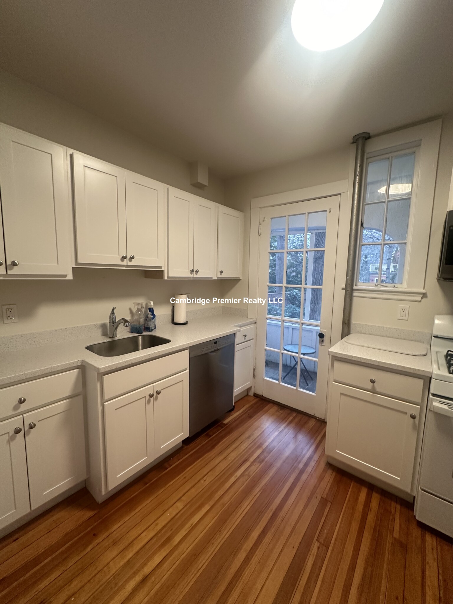 3 bed, 1 bath apartment for rent at 33 Concord Ave Unit 33, Neighborhood Nine — photo 30 of 34
