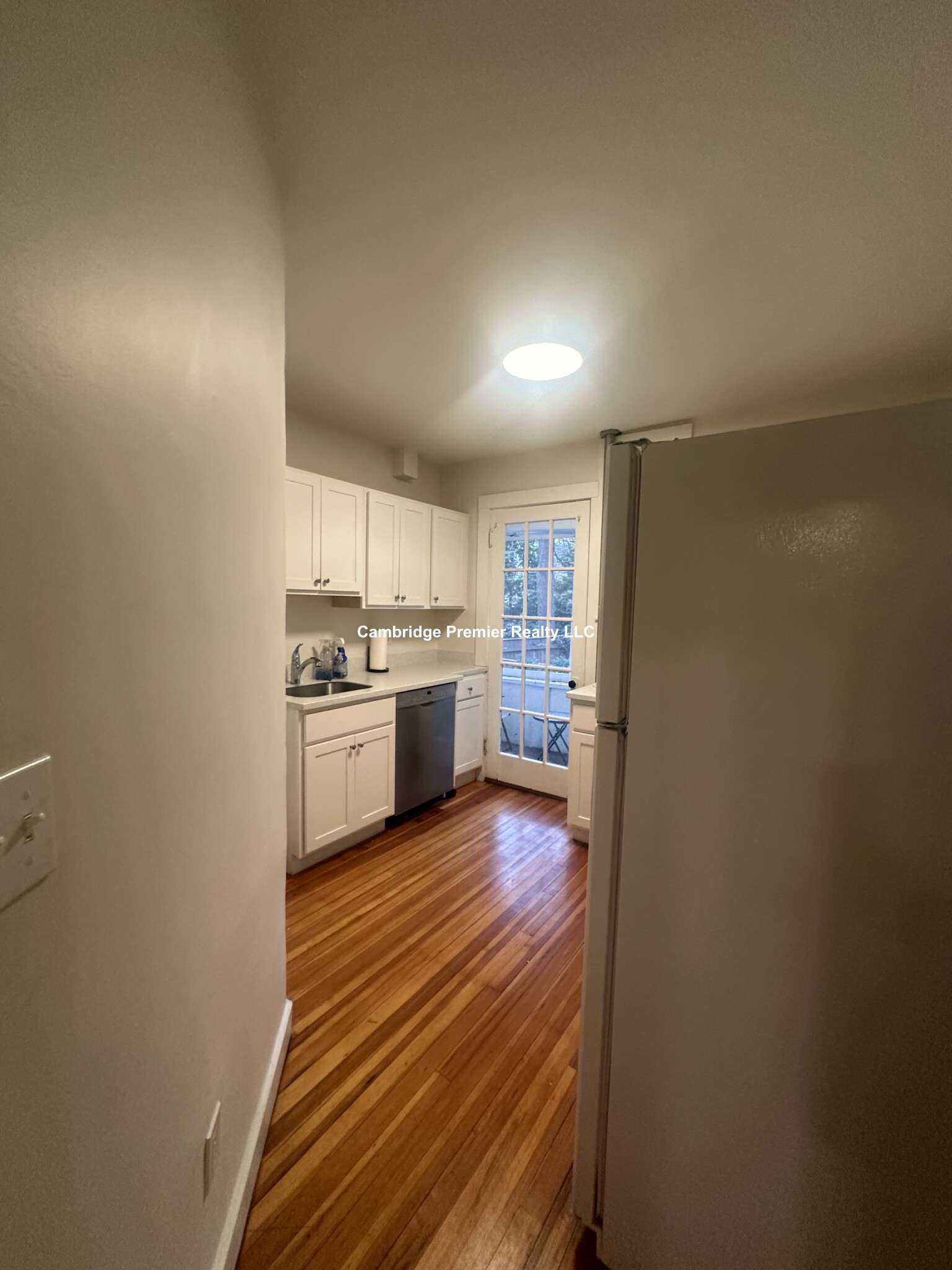 3 bed, 1 bath apartment for rent at 33 Concord Ave Unit 33, Neighborhood Nine — photo 31 of 34