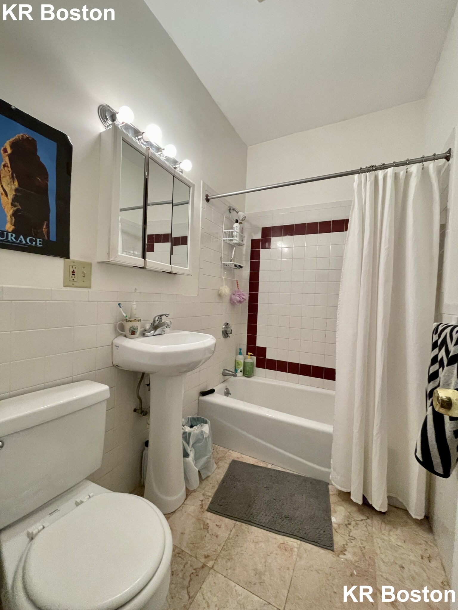4 bed, 2.5 bath apartment for rent at 33 Egremont Rd, Unit 6, Brighton — photo 3 of 3