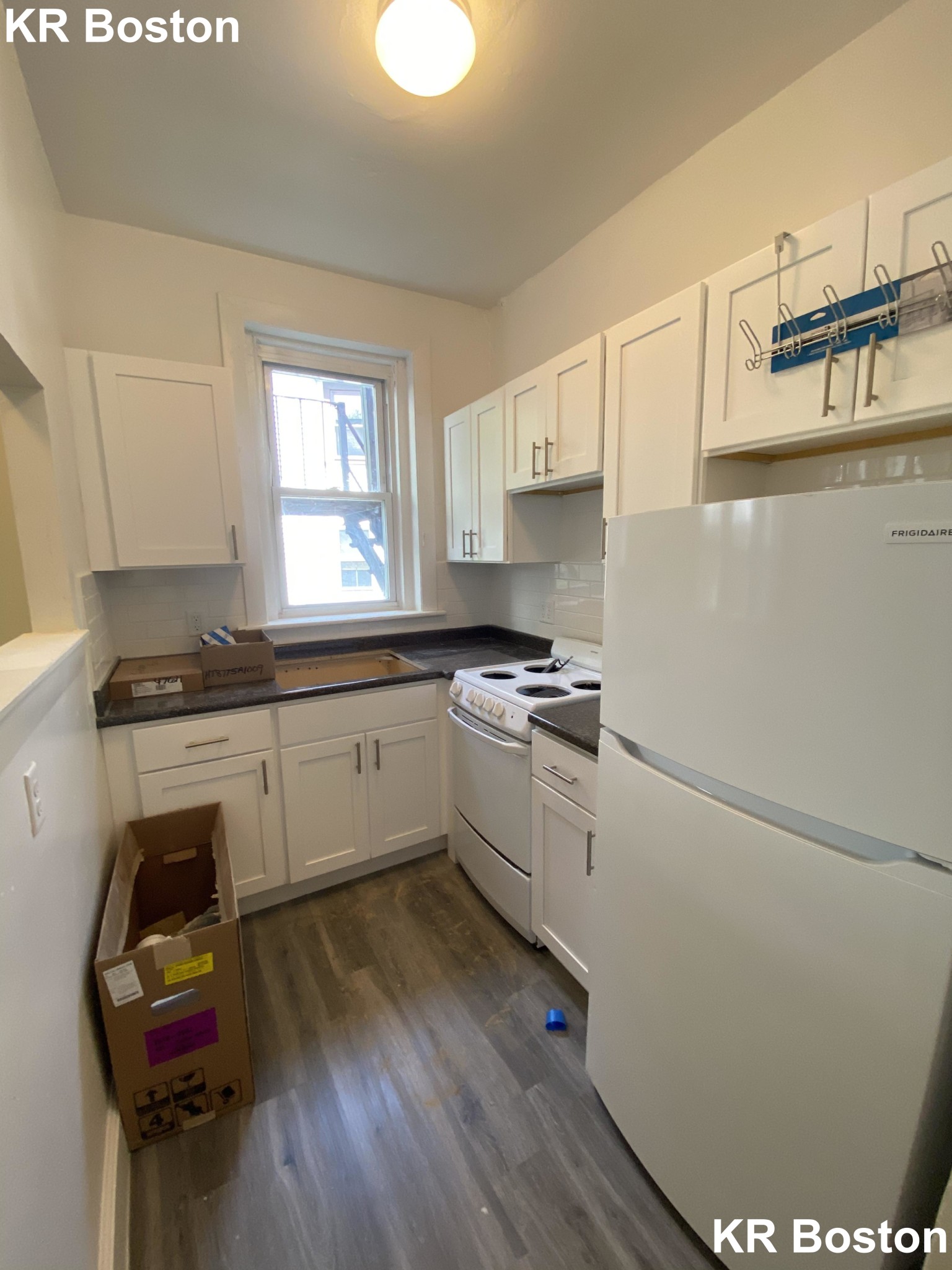 1 bed, 1 bath apartment for rent at 33 Lancaster Ter Unit 214a, Coolidge Corner — photo 2 of 3