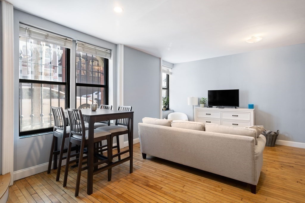 4 bed, 2 bath apartment for rent at 330 E St Unit 1, South Boston — photo 3 of 27