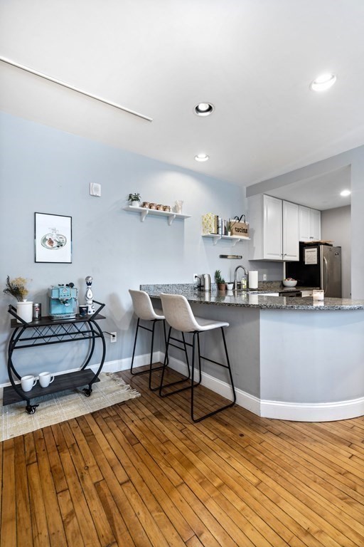 4 bed, 2 bath apartment for rent at 330 E St Unit 1, South Boston — photo 6 of 27