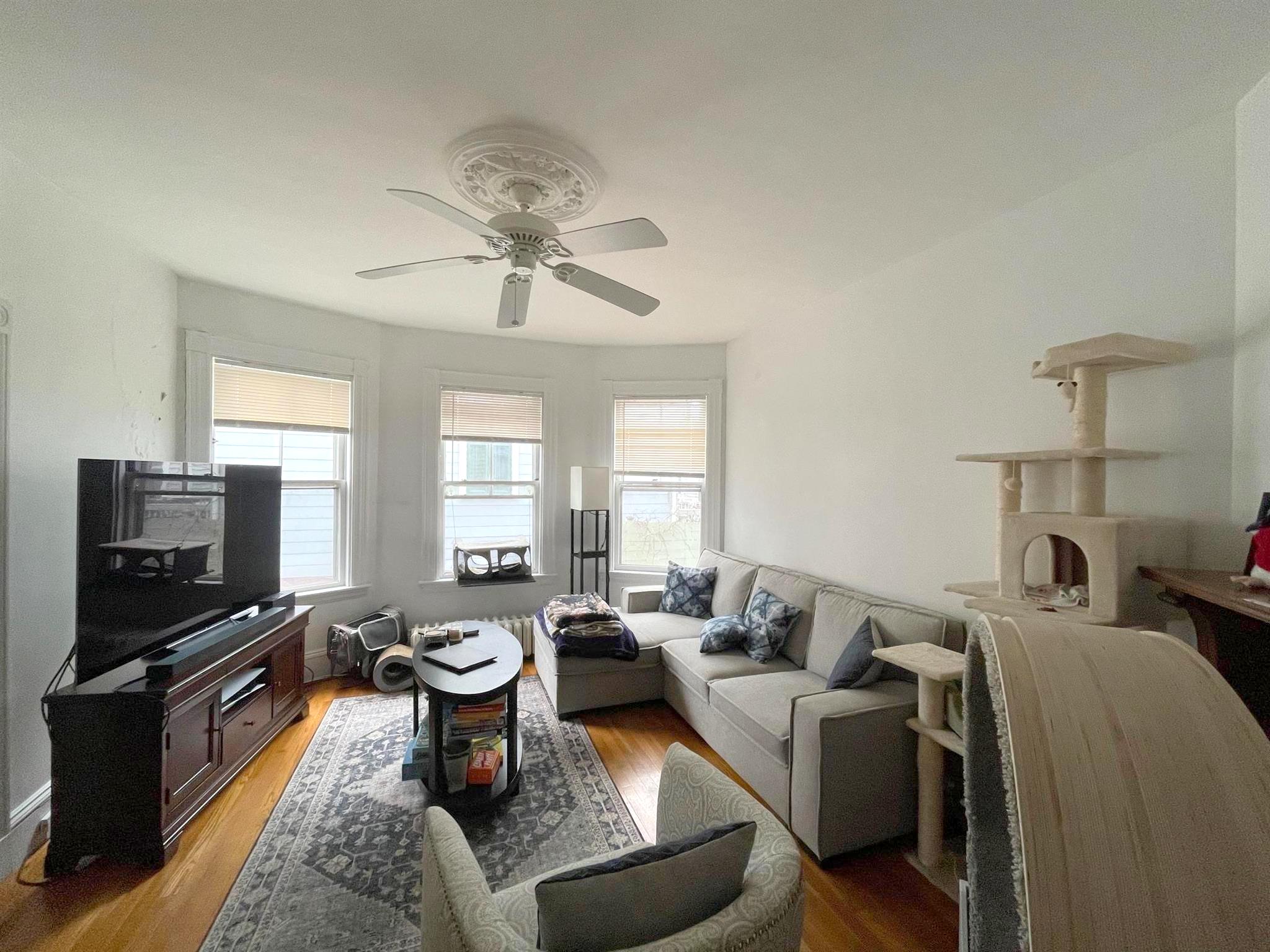 1.5 bed, 1 bath apartment for rent at 46 Meacham Rd Unit 1, Davis Square — photo 4 of 12