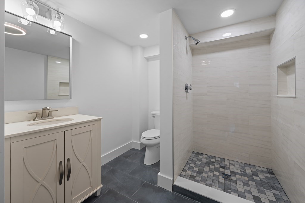 228 Bellingham Ave, Revere