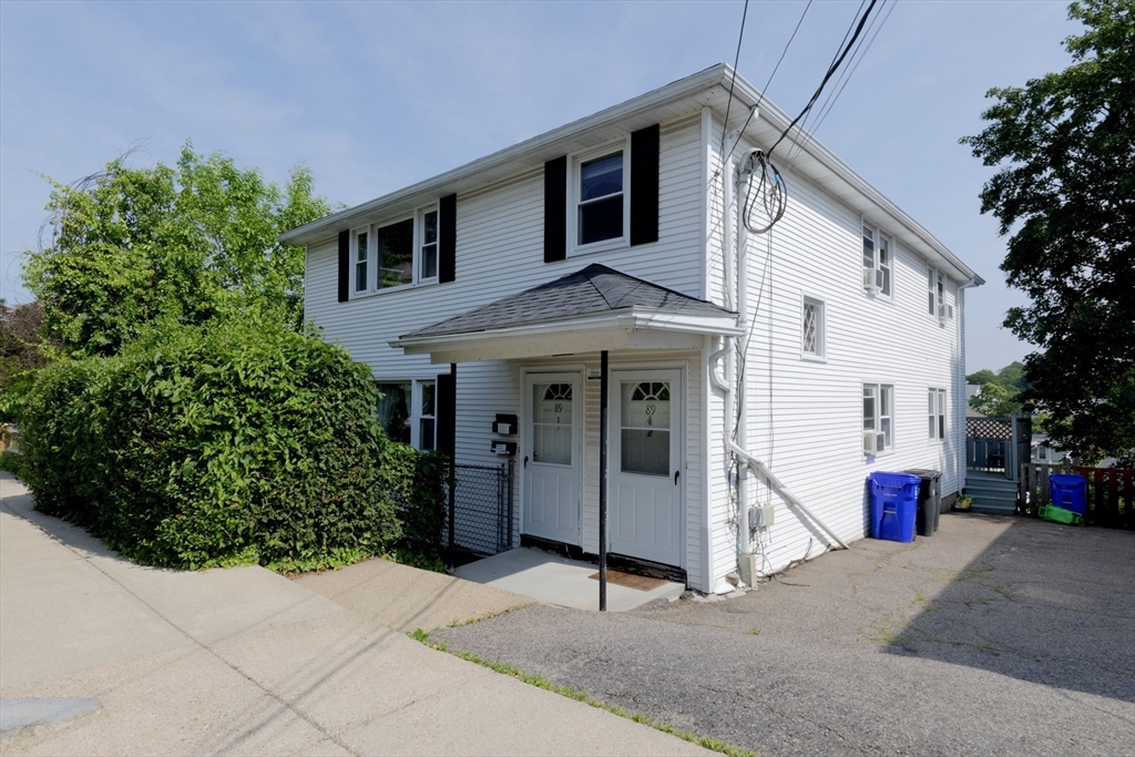 89 Brayton Rd, Oak Square