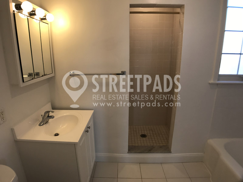 60 Brattle St, Harvard Square