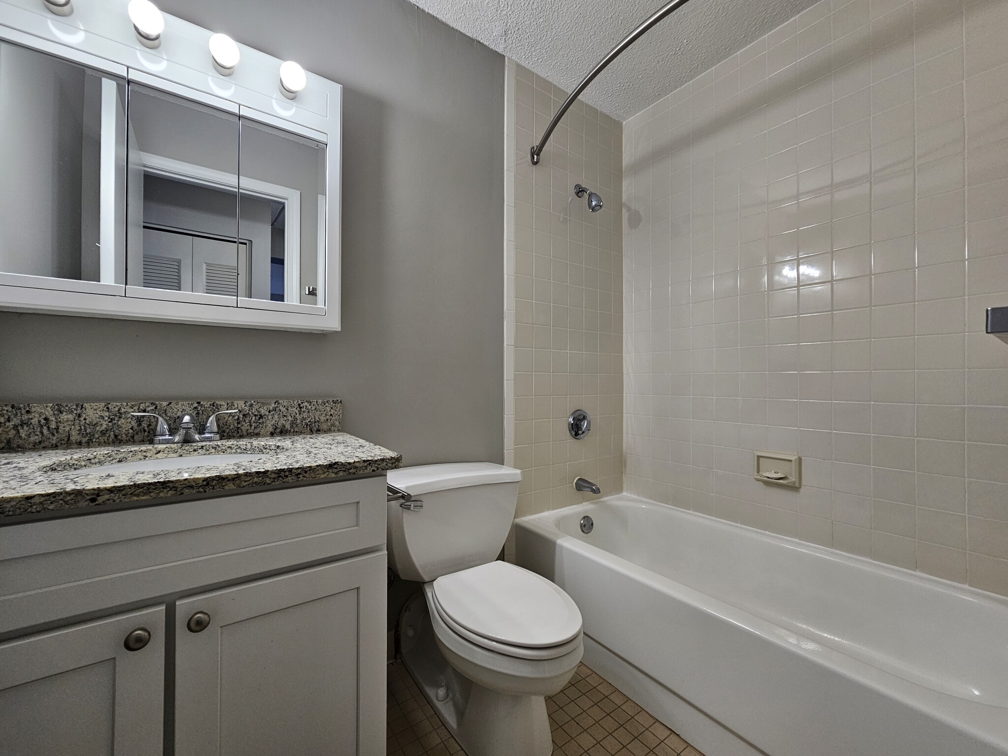 65 North Point Dr, Dorchester