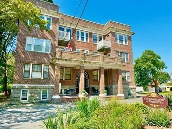 138 Main St, Fairhaven