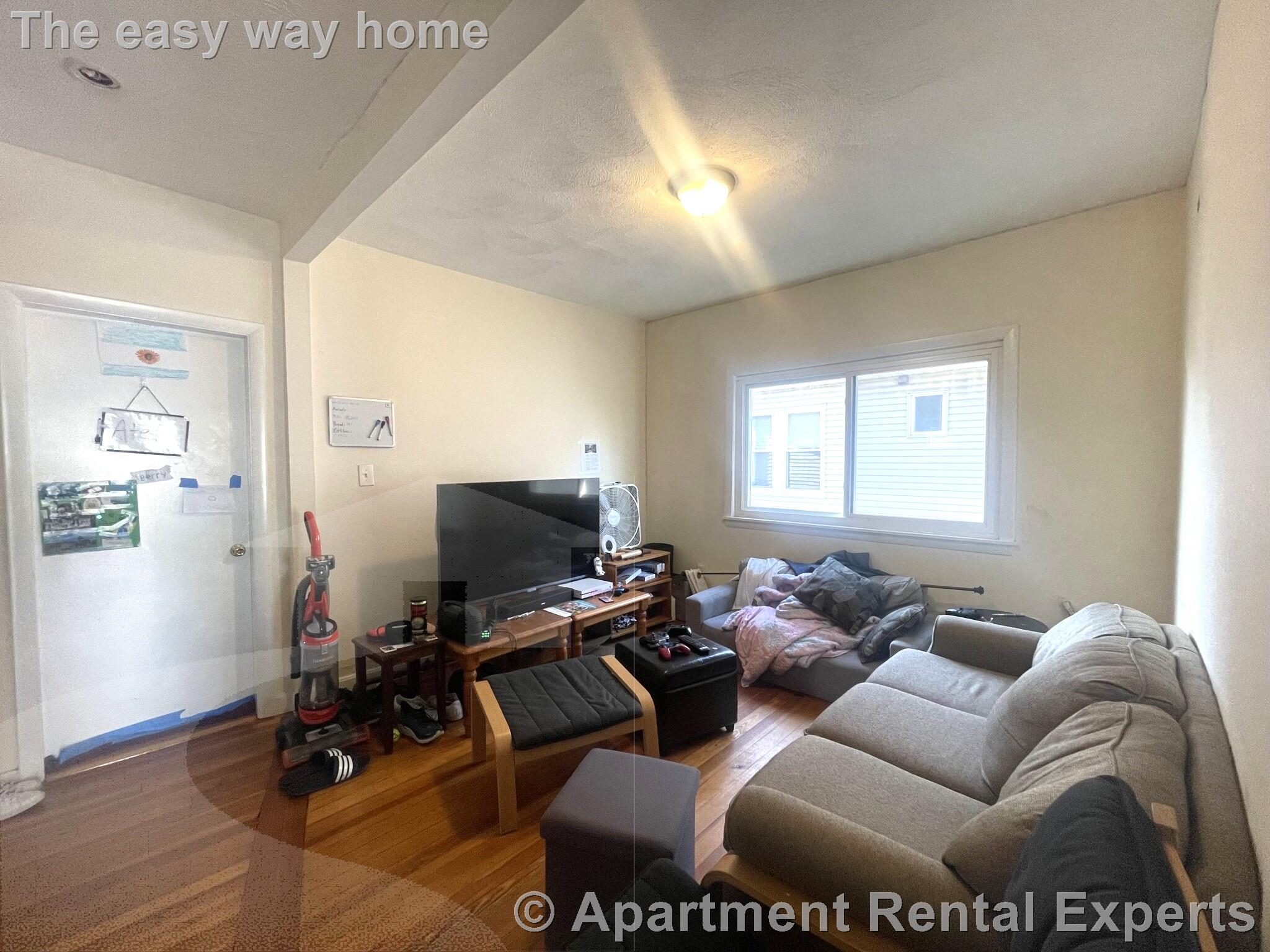 227 Boston Ave, Tufts