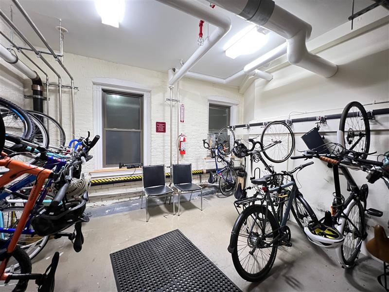 888 Massachusetts Ave, Riverside