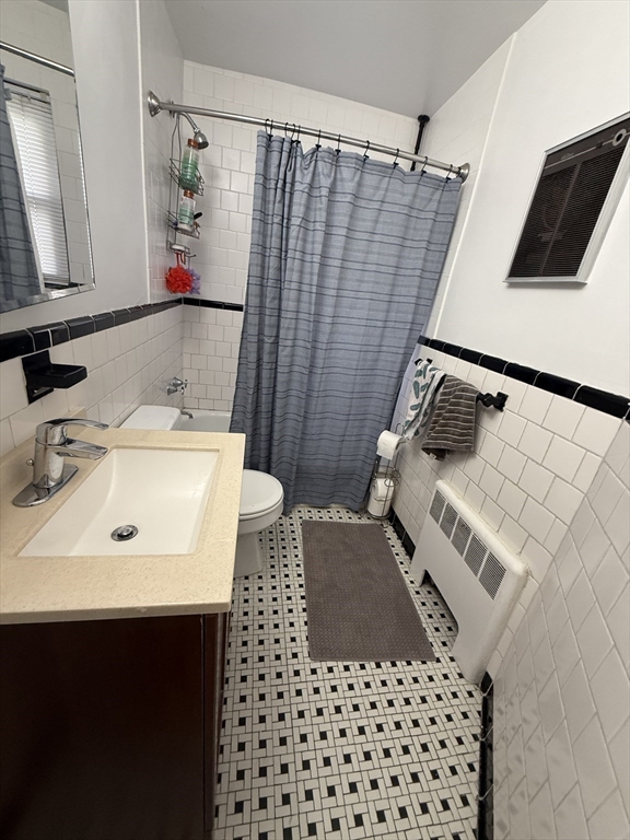 9 Reservoir Rd, Brookline