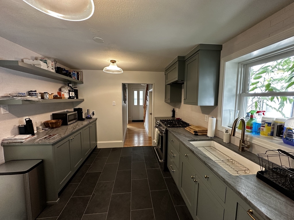 16 Nashua, Magoun Square