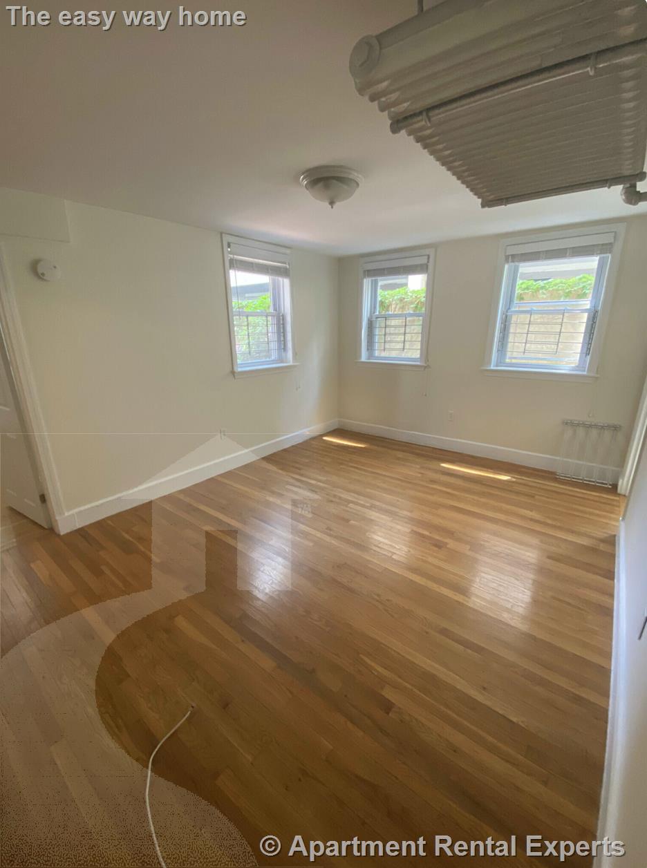 14 Centre St, Central Square