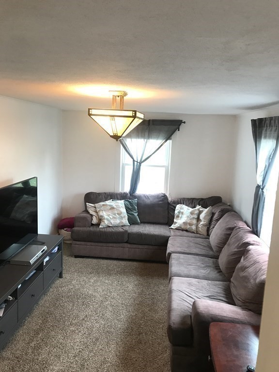 53 Elinor Rd, Newton Highlands