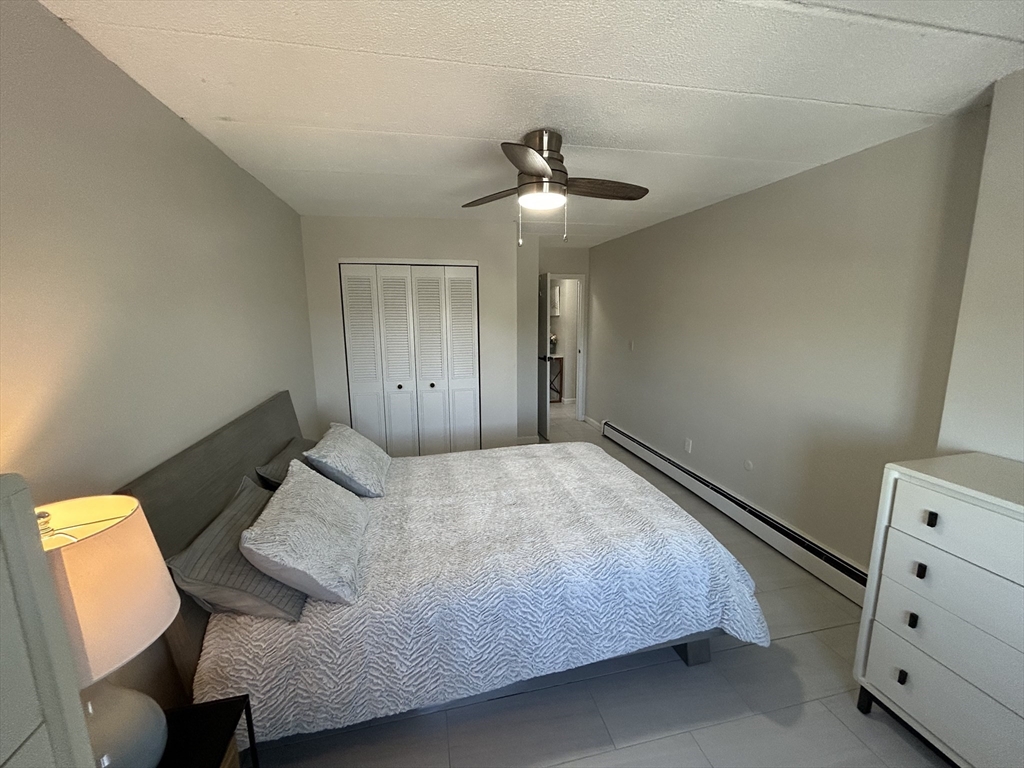 881 Broadway, Everett