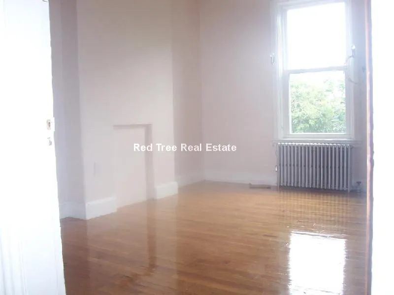 686 Parker St, Mission Hill